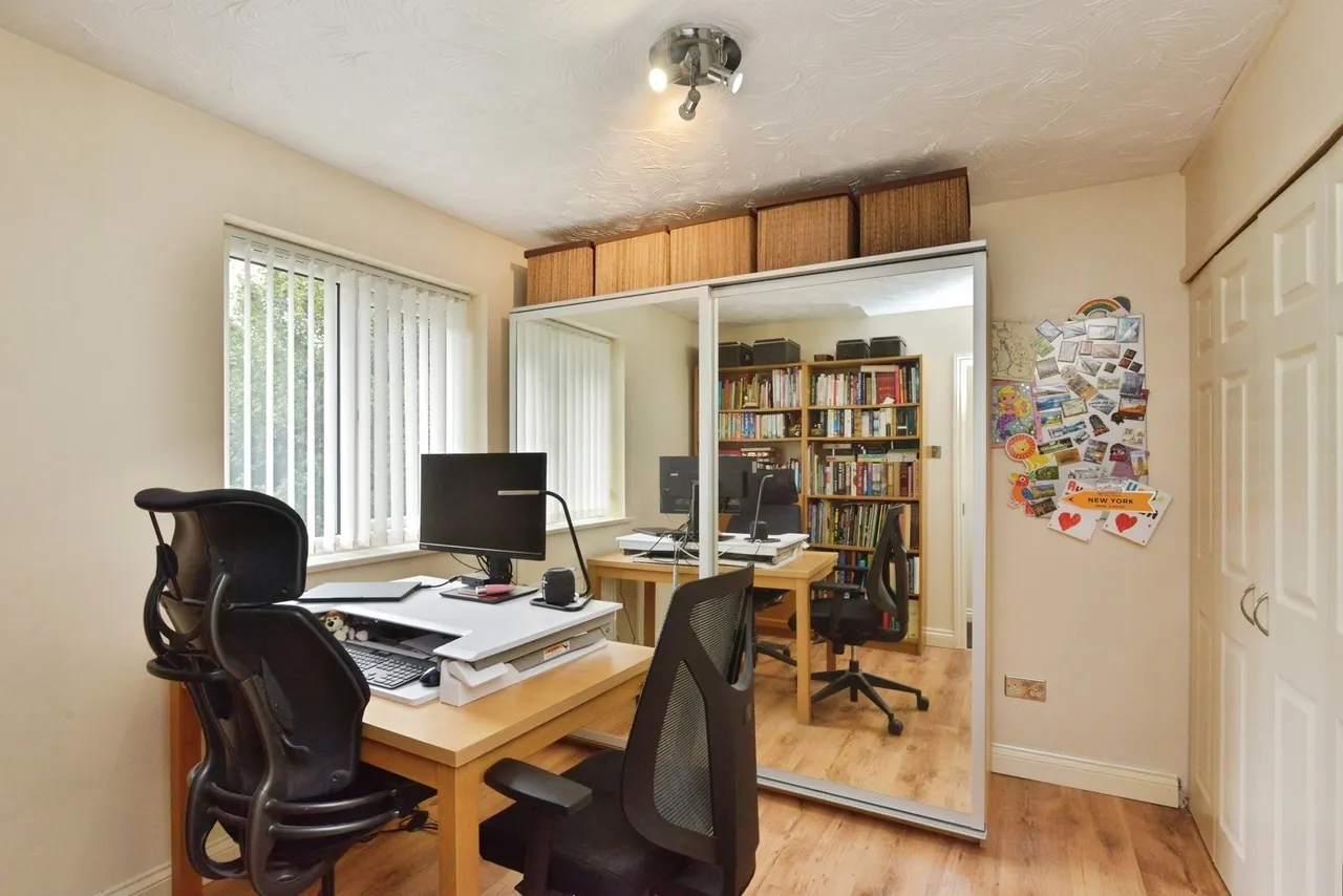 Hartington Grove, Emerson Valley, Milton Keynes, Buckinghamshire, MK4, photo 13