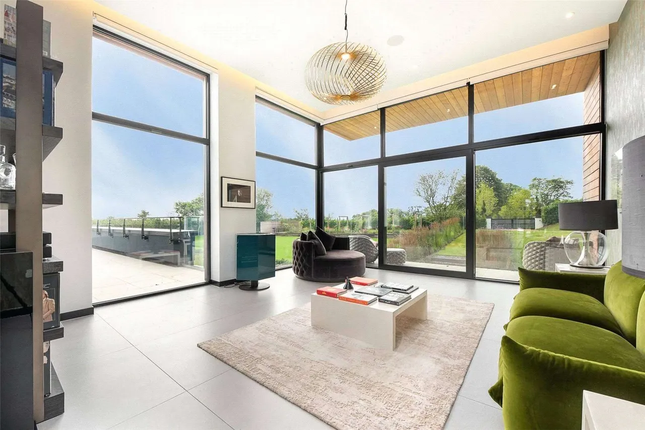 Hitcham Lane, Taplow, Maidenhead, Buckinghamshire, SL6 0HG, photo 5