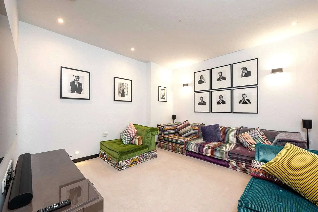 Hitcham Lane, Taplow, Maidenhead, Buckinghamshire, SL6 0HG, photo 11