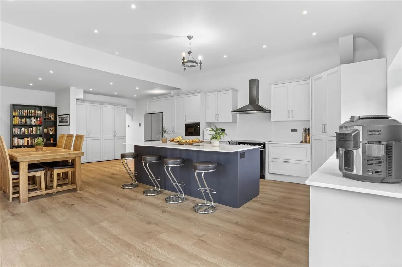 Chiltern Road, Sutton, SM2 5RD, photo 17