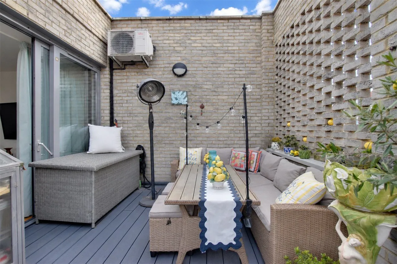 Bardsley Lane, Greenwich, SE10, photo 12