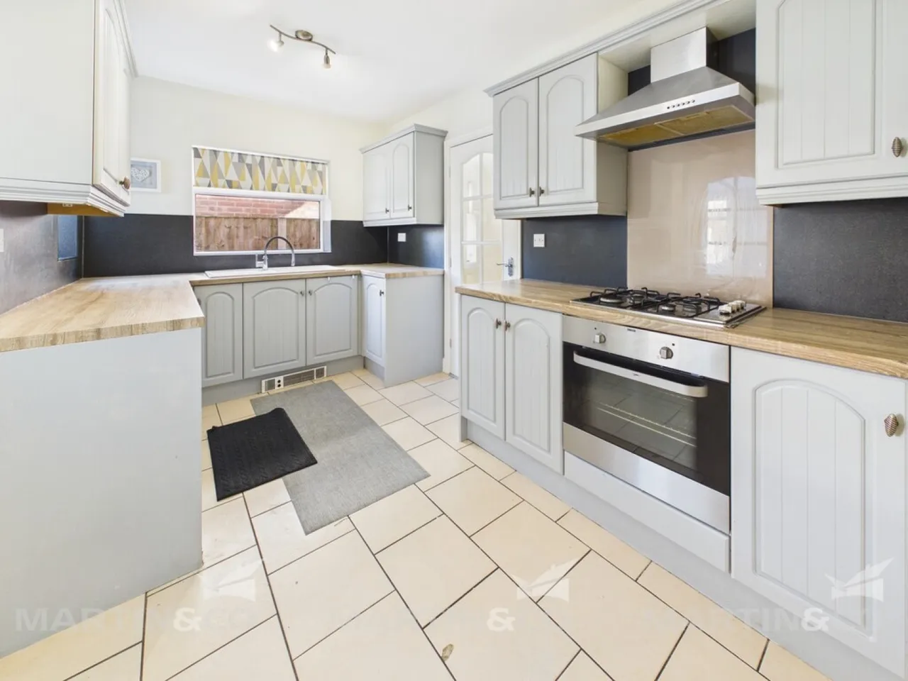 Warwick Road, Intake, DN2, photo 3