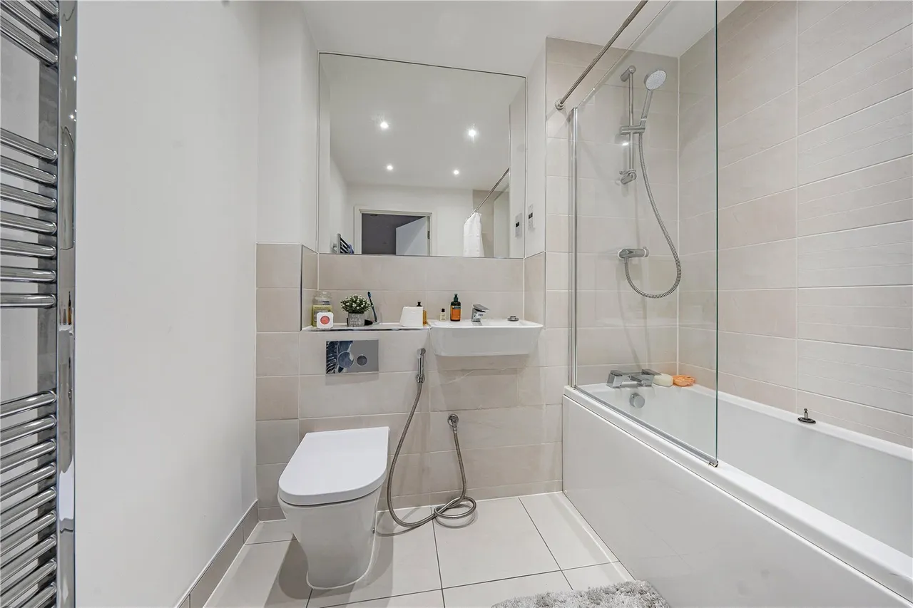 Wintergreen Boulevard, West Drayton, UB7, photo 9