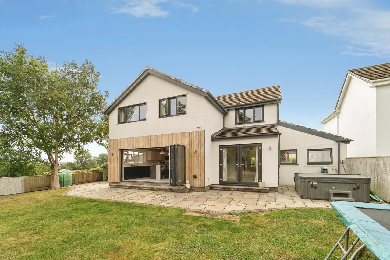 4 bed house for sale, Clover Park, Haverfordwest, SA61