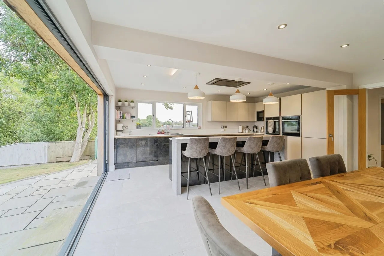 Clover Park, Haverfordwest, SA61, photo 6