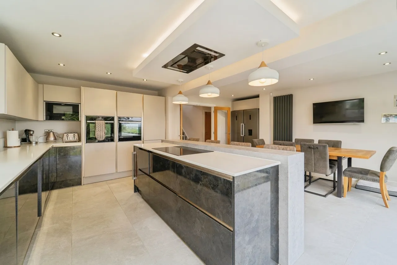 Clover Park, Haverfordwest, SA61, photo 7