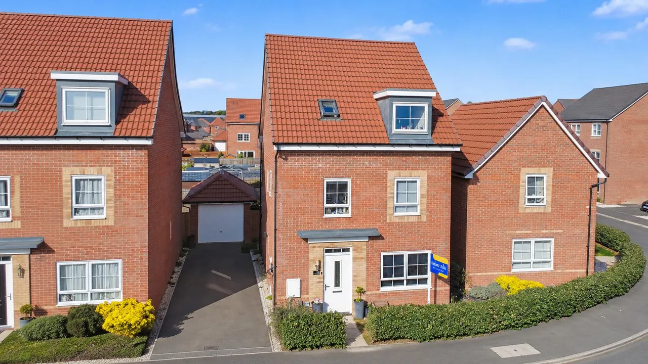6 bed house for sale, Plessey Road, Beeston, NG9