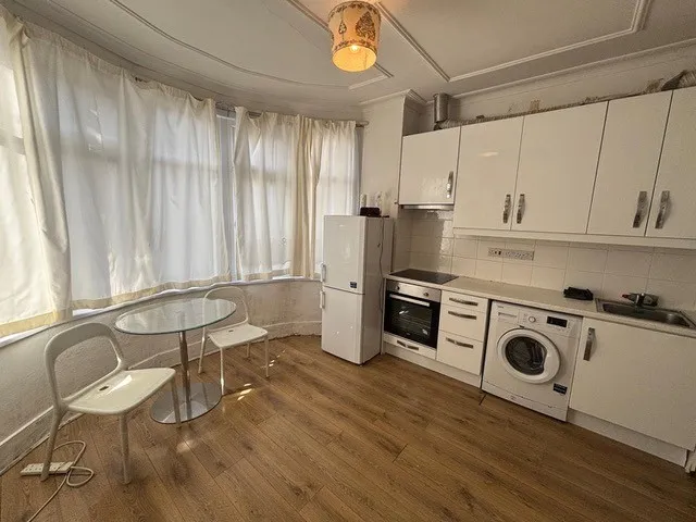 Wolves lane, N22, photo 2