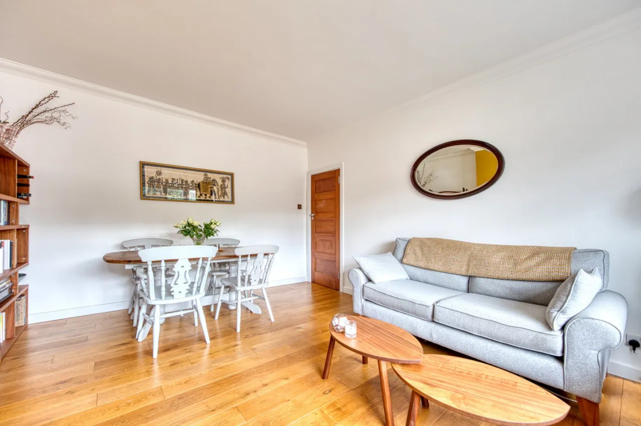 Cranbourne Court, South Woodford, photo 7