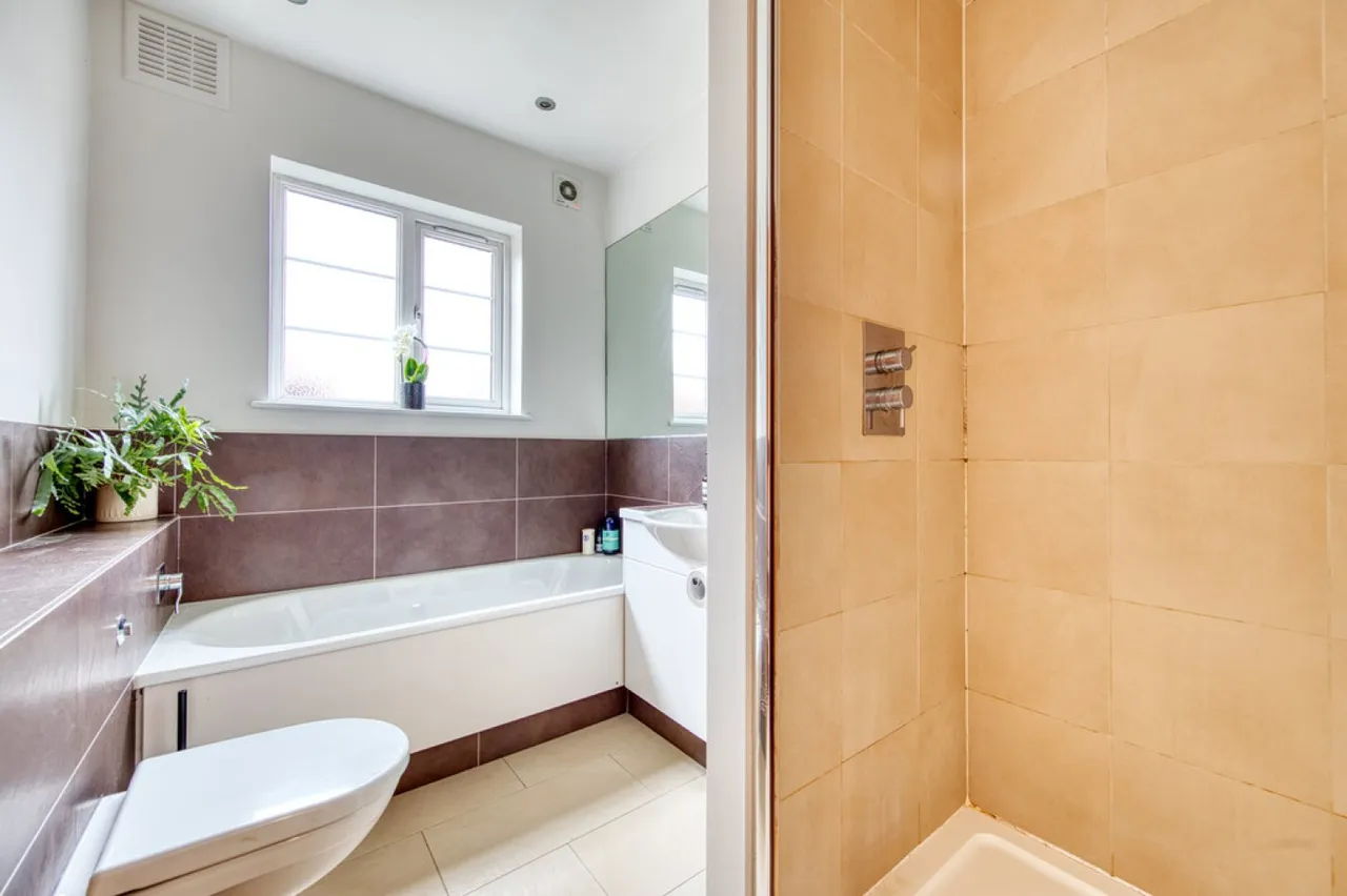 Cranbourne Court, South Woodford, photo 11