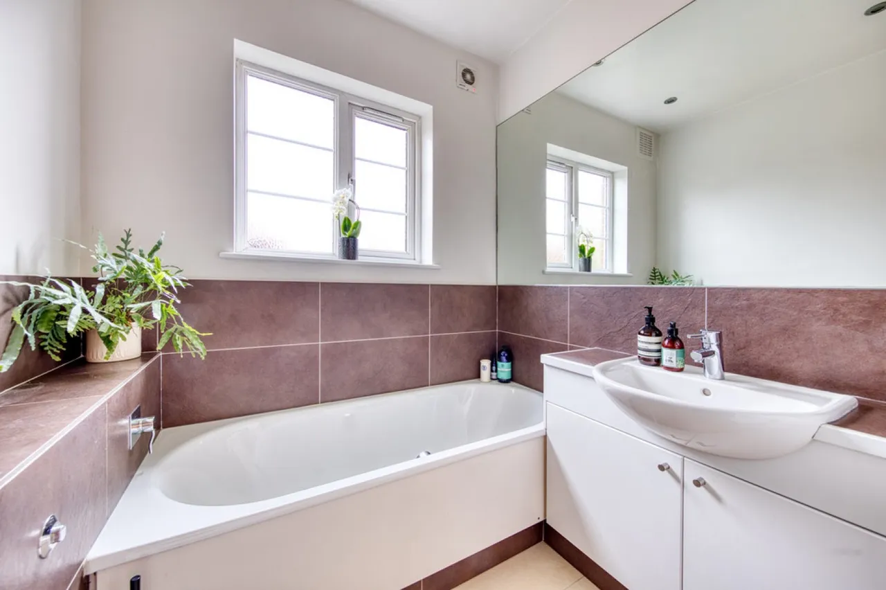 Cranbourne Court, South Woodford, photo 12