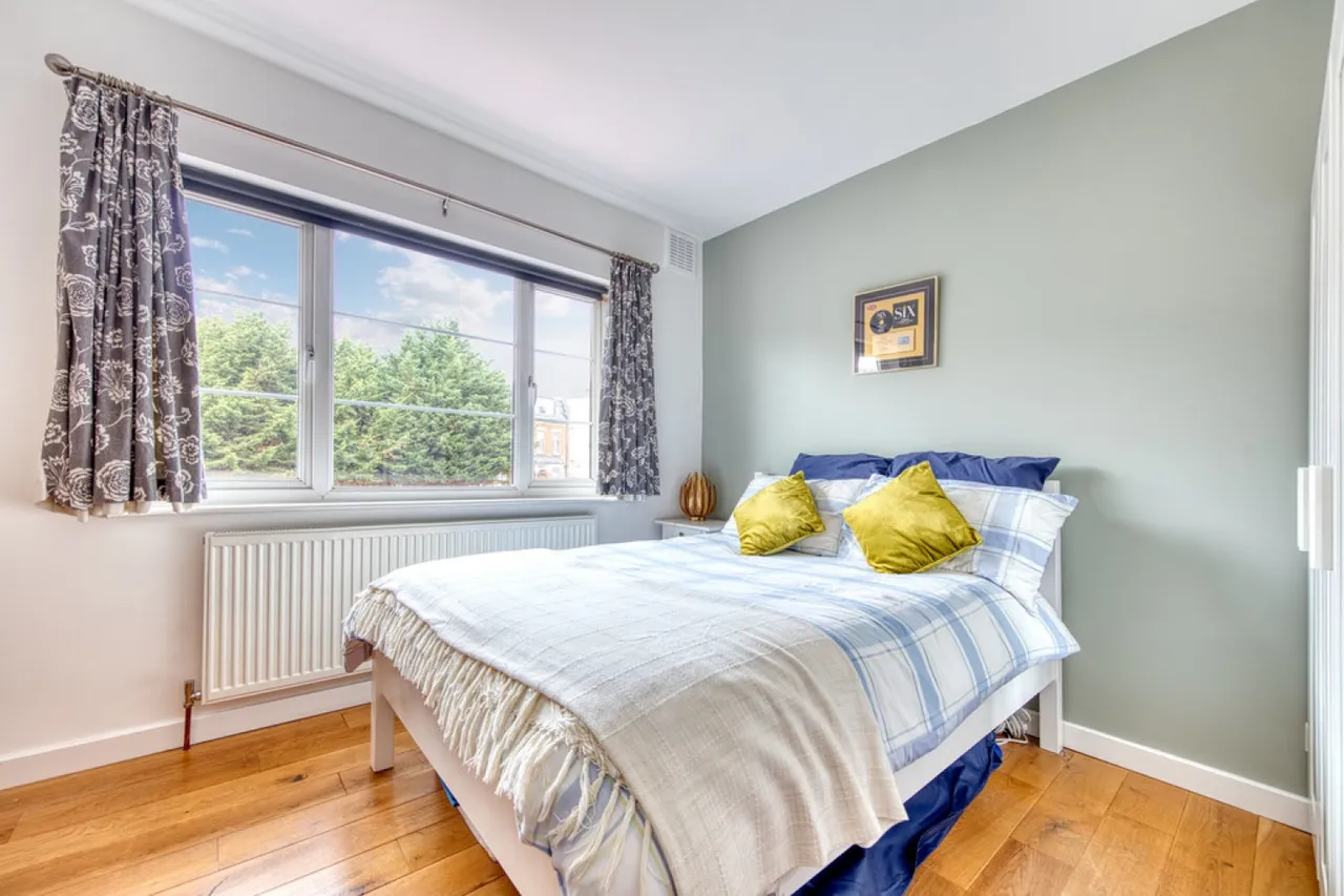 Cranbourne Court, South Woodford, photo 10