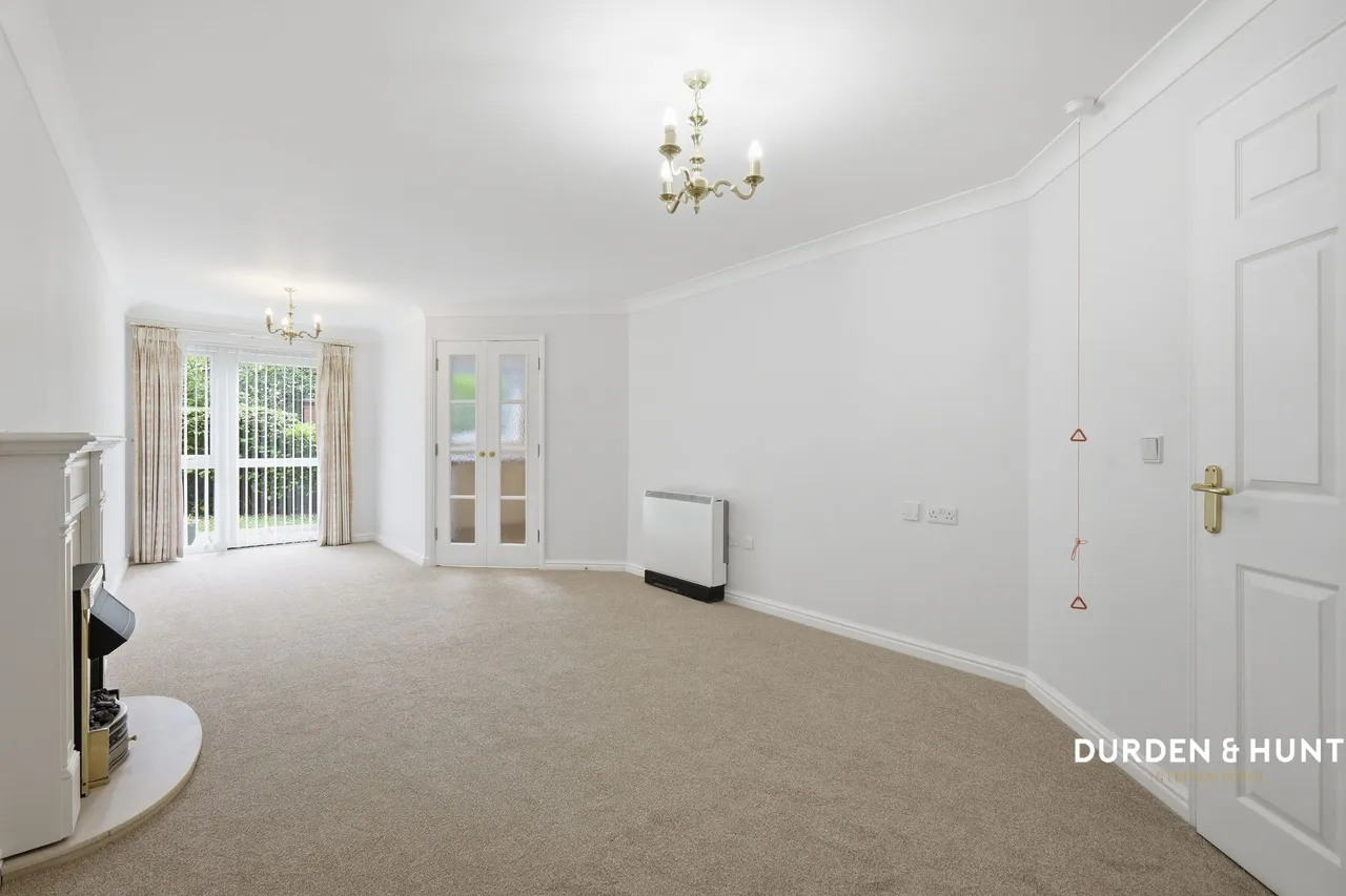 Ashingdon Road, Coachman Court, SS4, photo 4