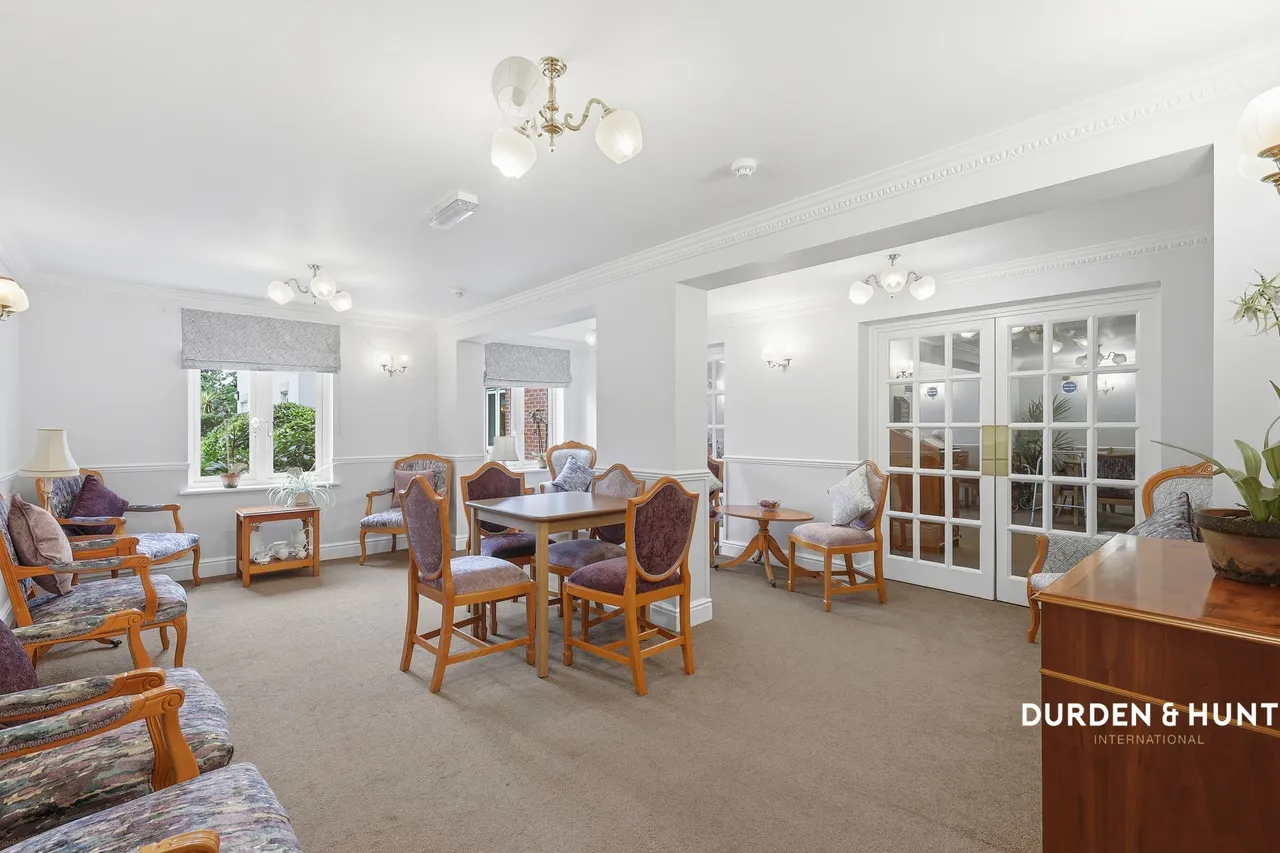 Ashingdon Road, Coachman Court, SS4, photo 15