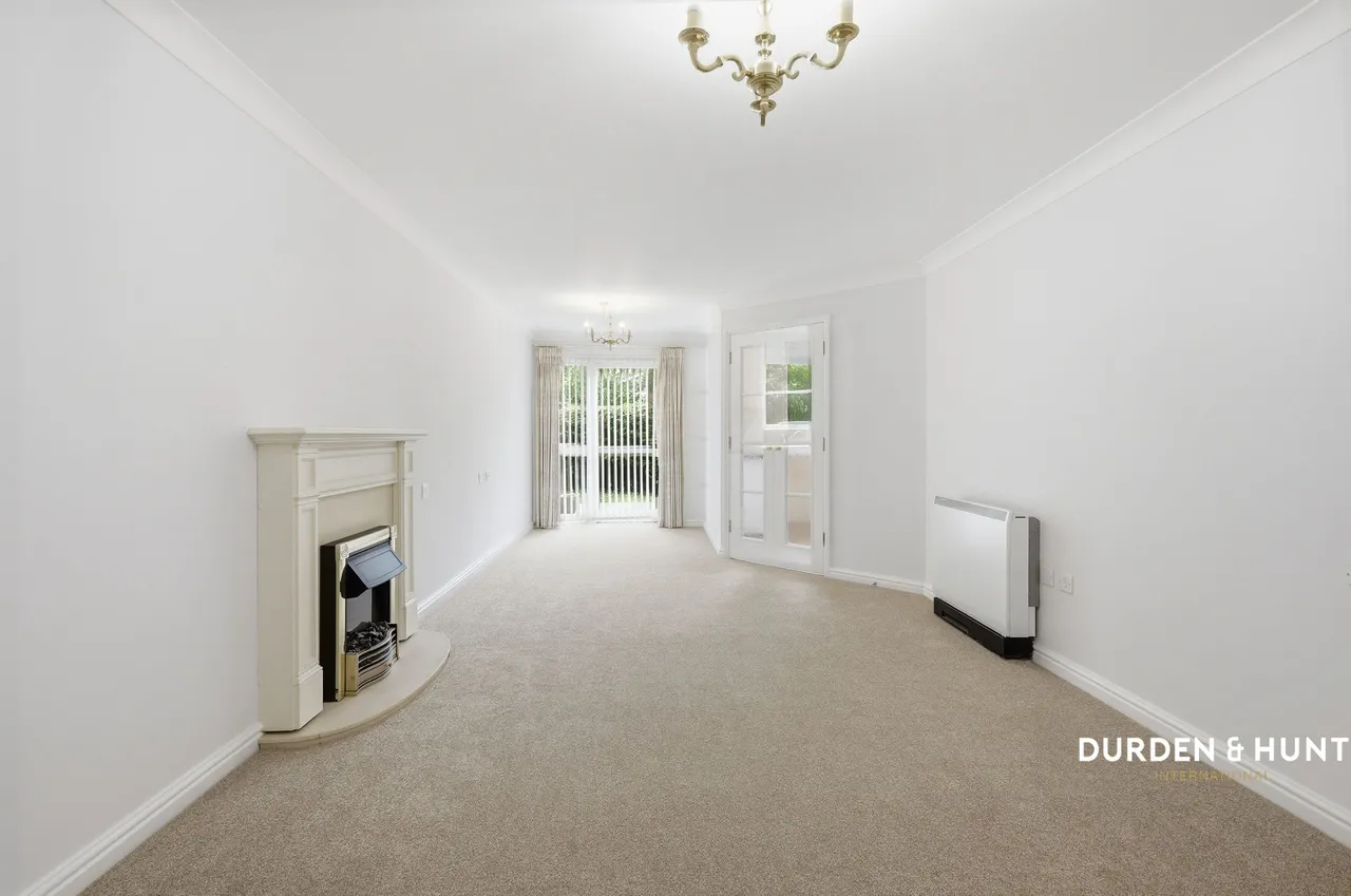Ashingdon Road, Coachman Court, SS4, photo 2