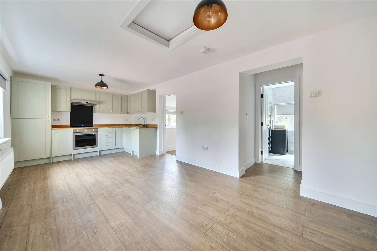 Hamptworth Road, Landford, Salisbury, Wiltshire, SP5 2EA, photo 2