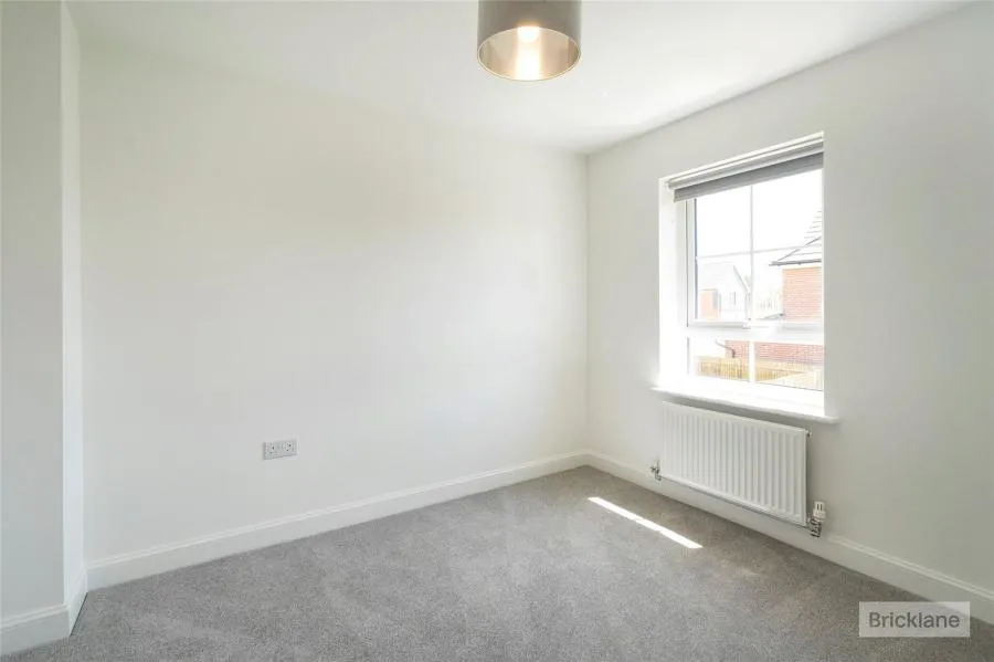 Goldfinch Close, Yapton, BN18, photo 5