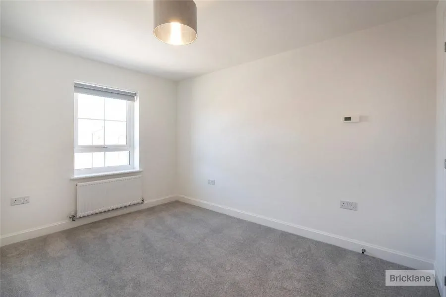 Goldfinch Close, Yapton, BN18, photo 8