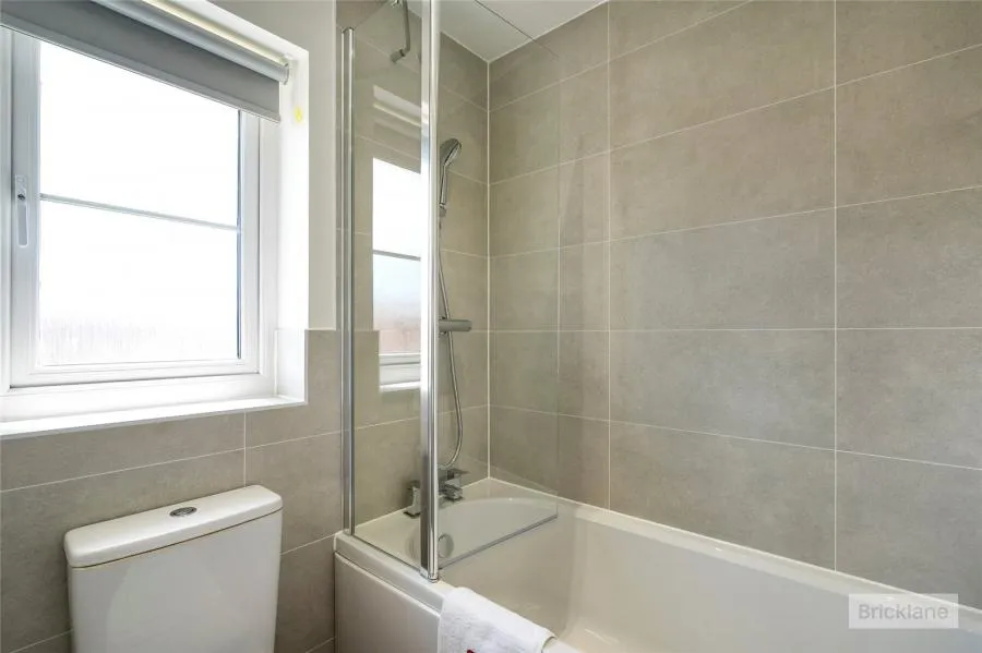 Goldfinch Close, Yapton, BN18, photo 7