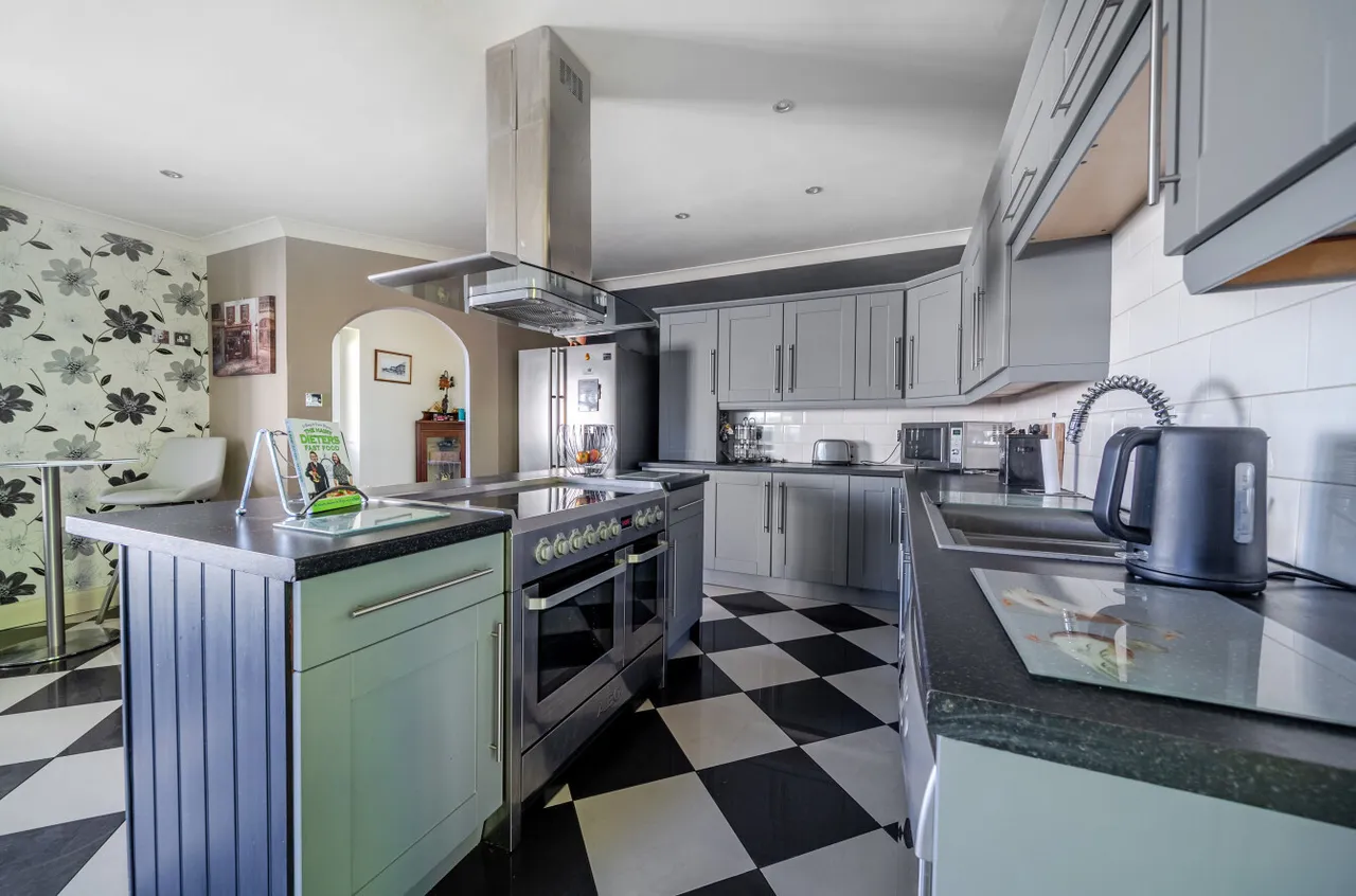 Browning Road, North Lancing, BN15, photo 16