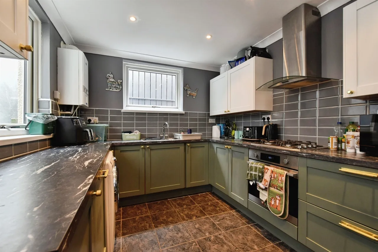York Terrace, Tredegar, NP22, photo 5