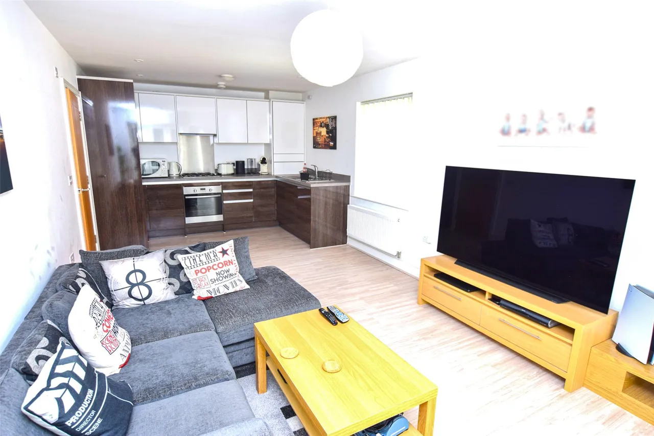 Honington Mews, Farnborough, Hampshire, GU14 6GE, photo 3