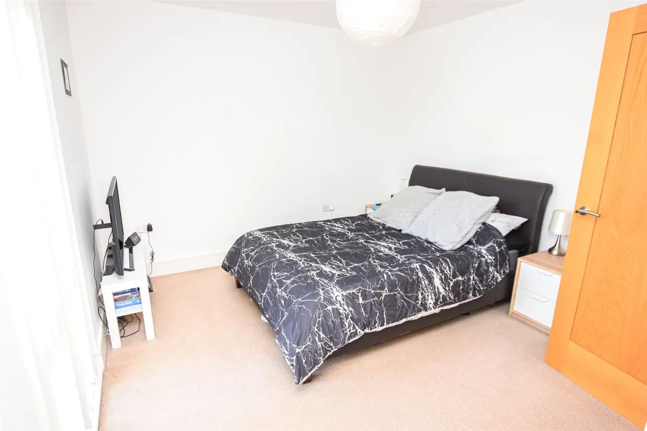 Honington Mews, Farnborough, Hampshire, GU14 6GE, photo 7