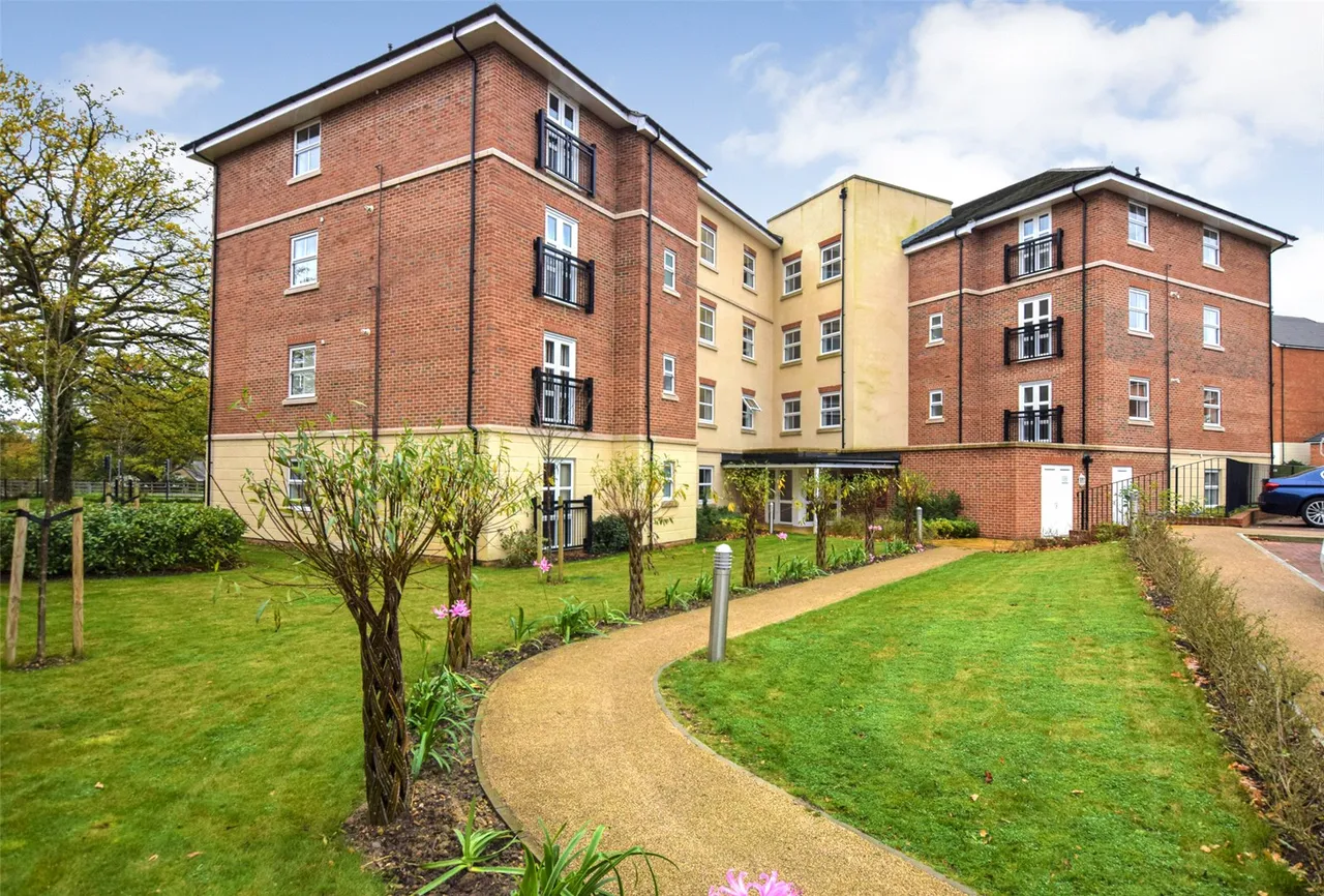 Honington Mews, Farnborough, Hampshire, GU14 6GE, photo 6