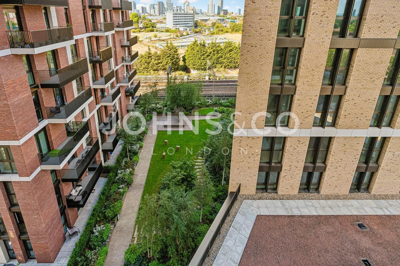 Redwood Tower, Twelve Trees Park, E15, photo 4