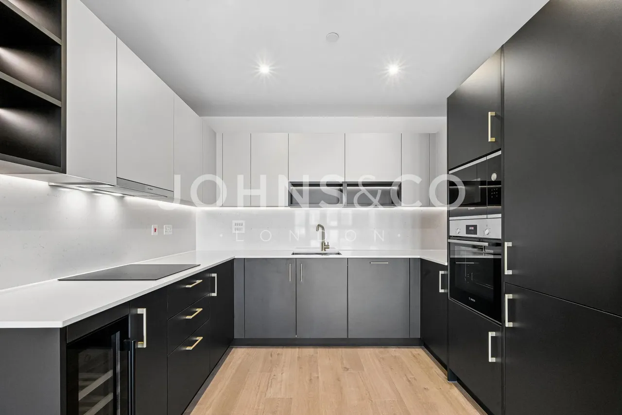 2 bed flat to rent, Redwood Tower, Twelve Trees Park, E15