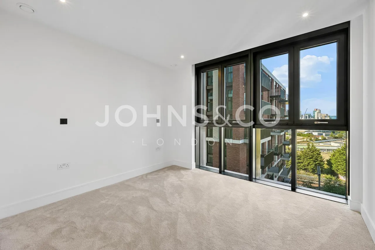 Redwood Tower, Twelve Trees Park, E15, photo 6
