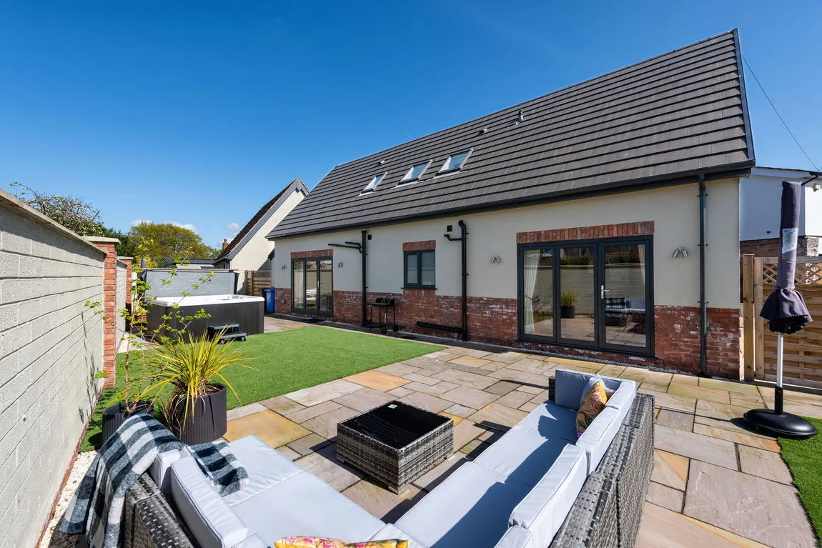 Upper Denbigh Road, St. Asaph, Denbighshire, LL17 0RW, photo 5