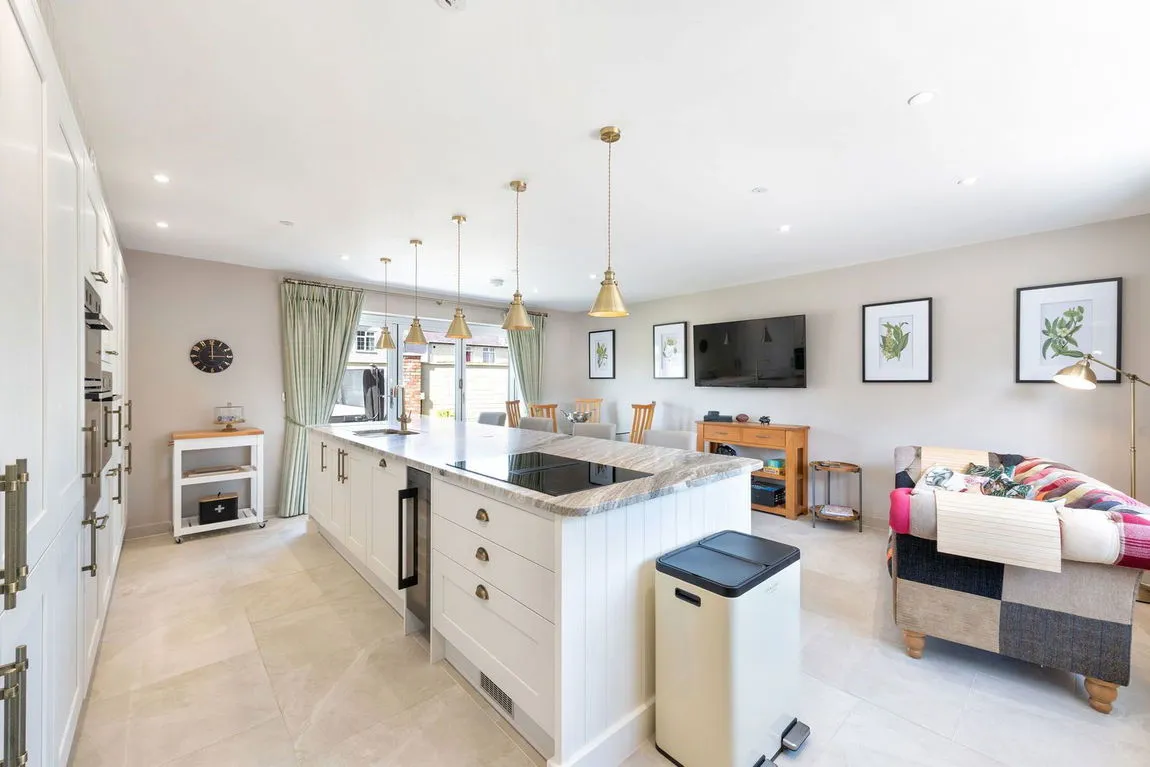 Upper Denbigh Road, St. Asaph, Denbighshire, LL17 0RW, photo 3
