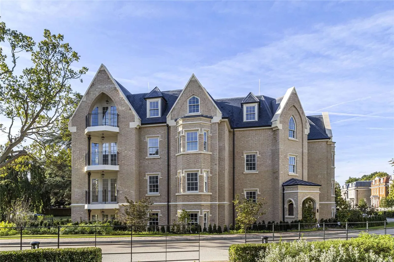2 bed new development for sale — The Percy, Magna Carta Park, Coopers Hill Lane, Englefield Green Egham, Surrey, TW20 0JY