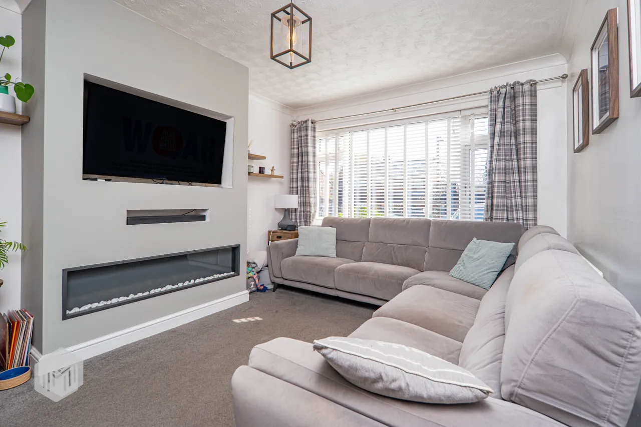 Stoneleigh Drive, Radcliffe, Manchester, M26 1HA, photo 4