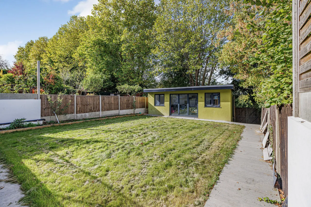 Highland Road, Northwood Fees Apply, HA6, photo 24