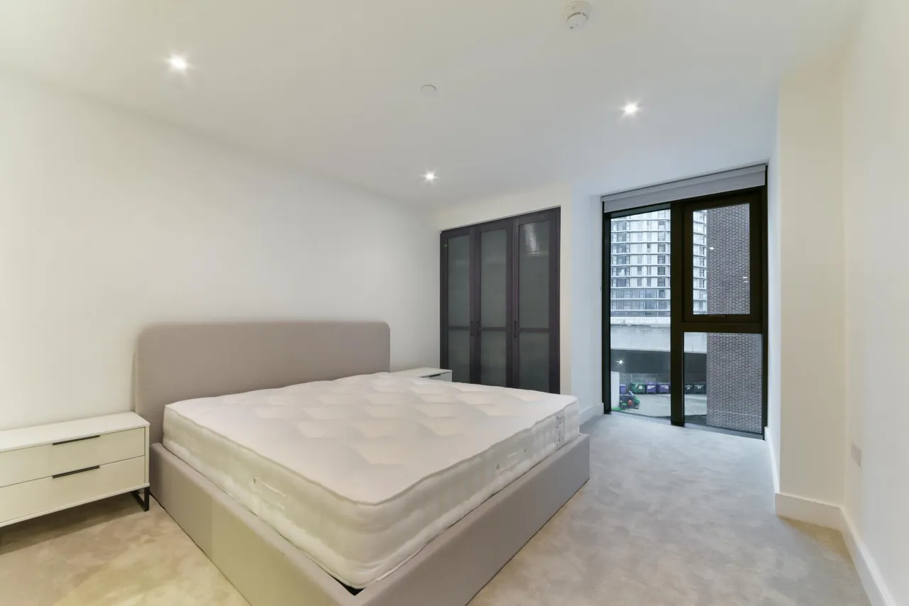 Prince of Wales Drive, London, SW11, photo 7