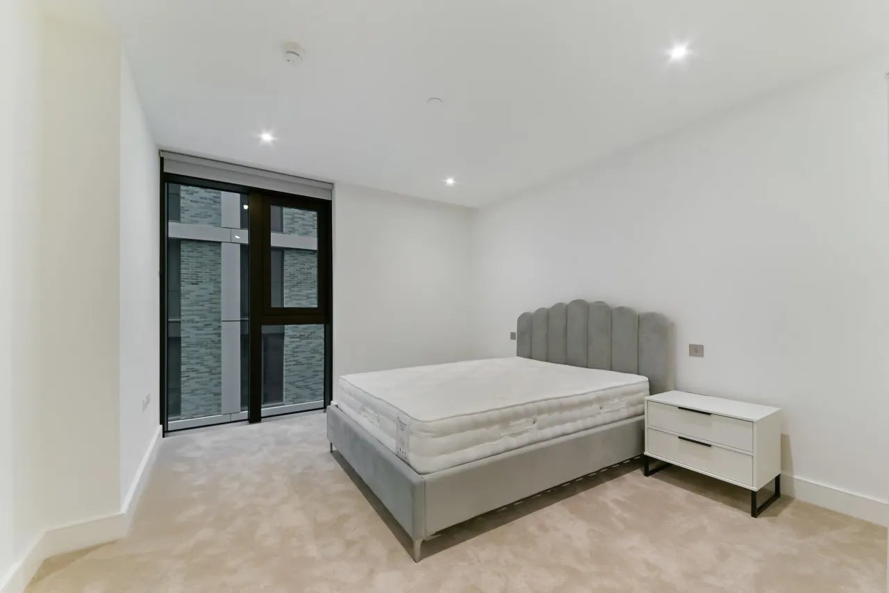 Prince of Wales Drive, London, SW11, photo 9
