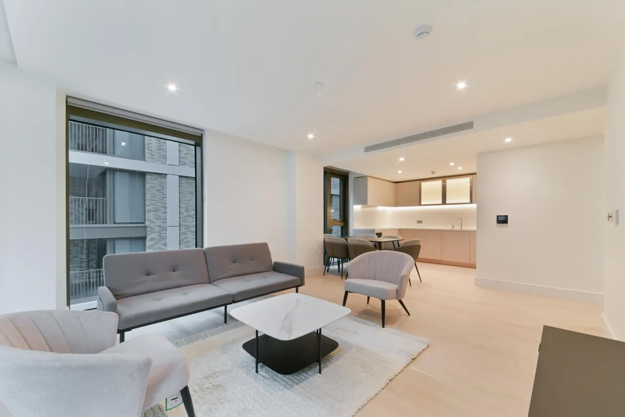 Prince of Wales Drive, London, SW11, photo 3
