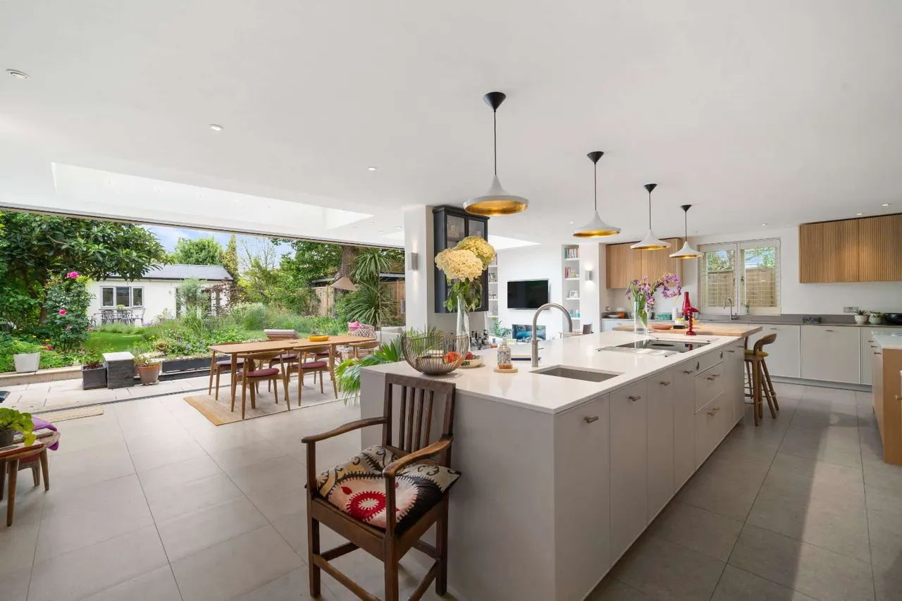 Suffolk Road, Barnes, London, SW13 9NN, photo 2