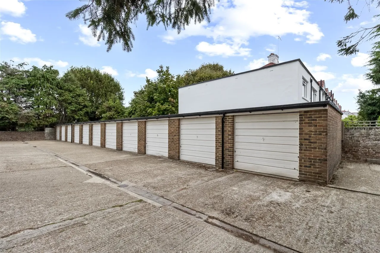 Downview Road, Worthing, photo 19