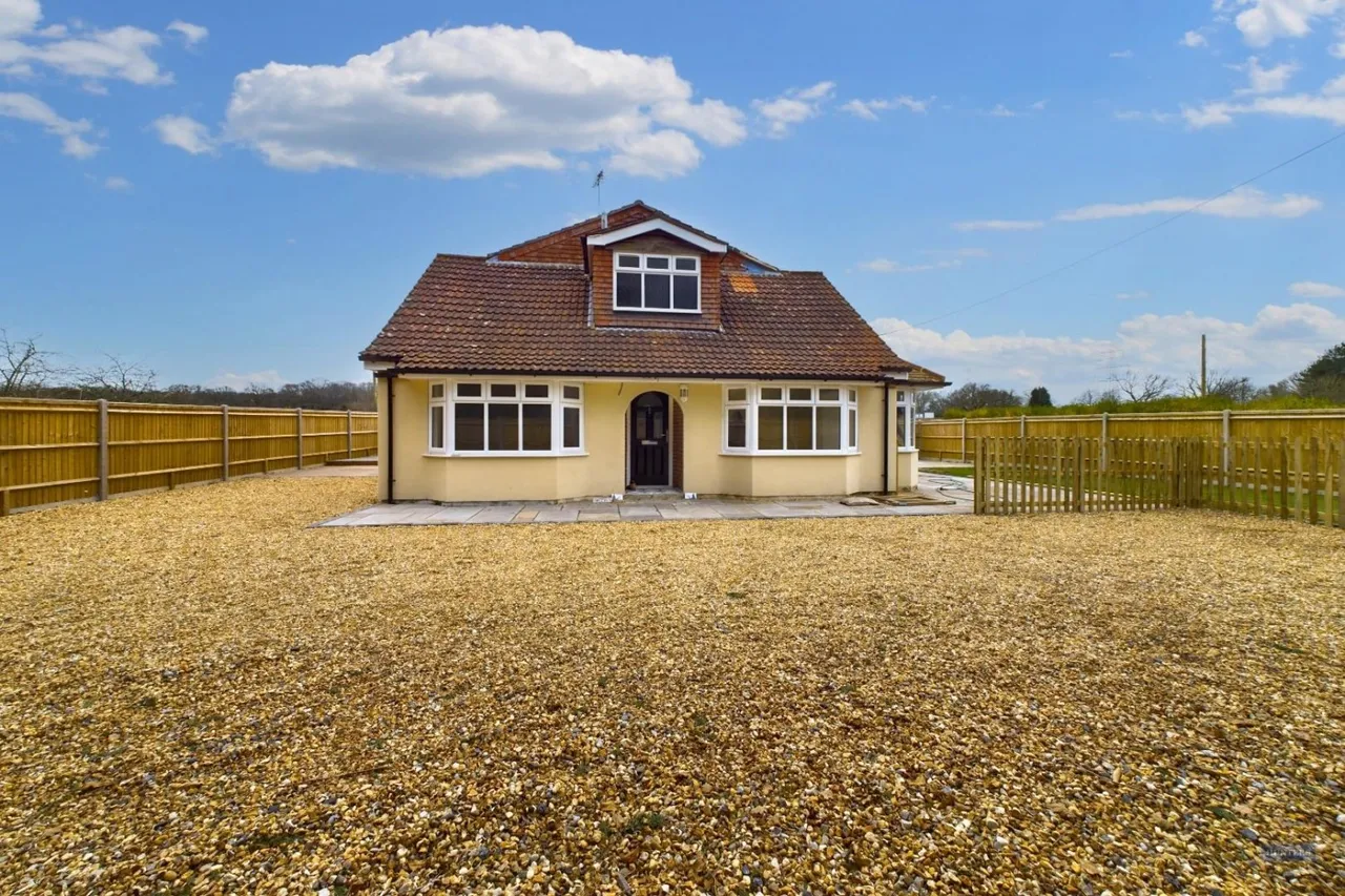 5 bed house to rent — Castle Lane, North Baddesley