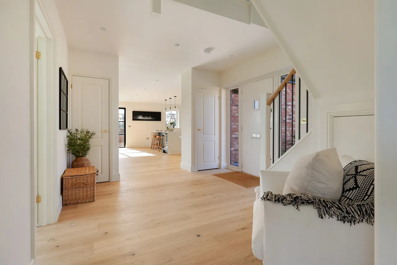 Old Farm Close, Charlwood, RH6, photo 12