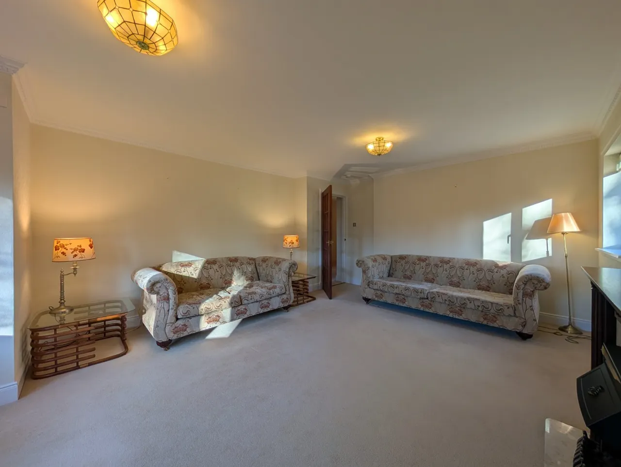 2 bed flat to rent, Cramond Road North, Edinburgh, EH4