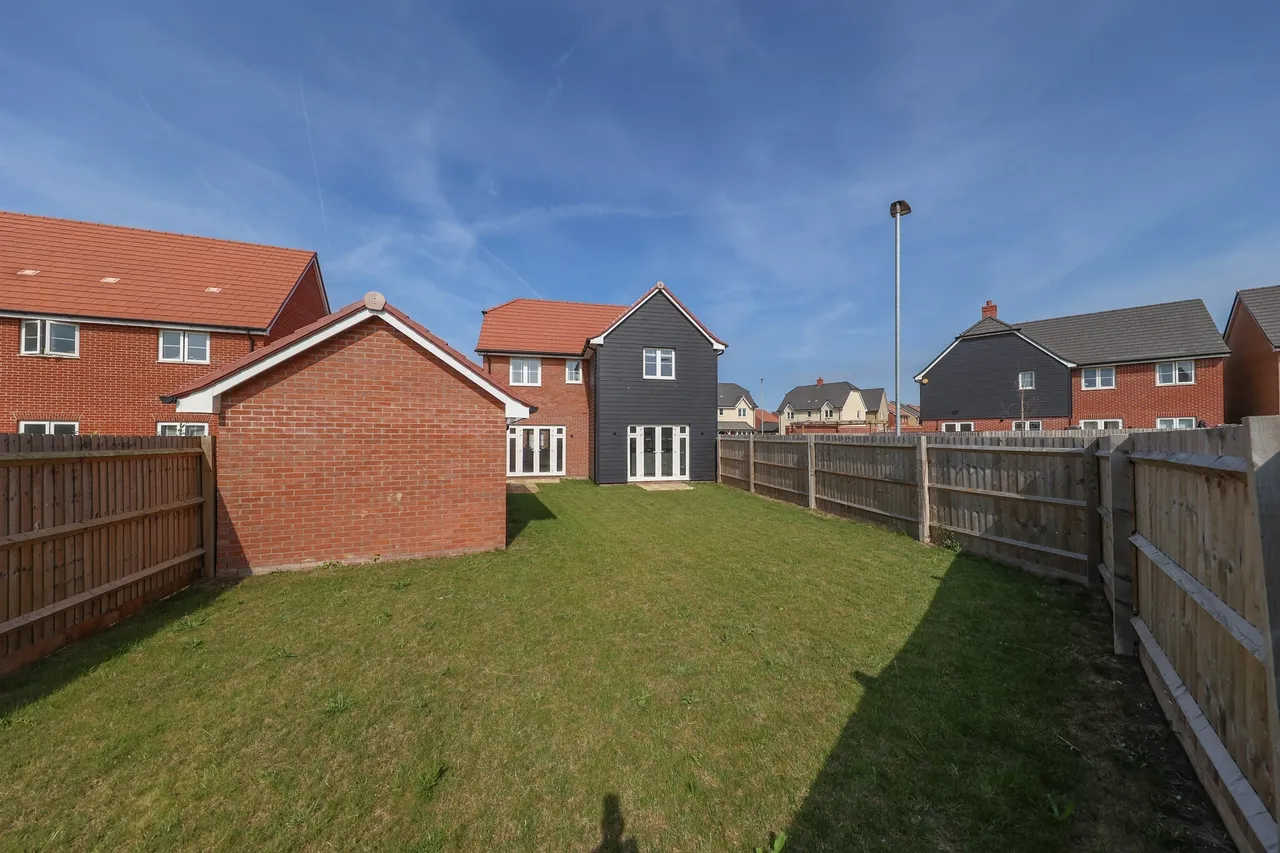 Meadow Gardens, Clacton-On-Sea, CO16, photo 7
