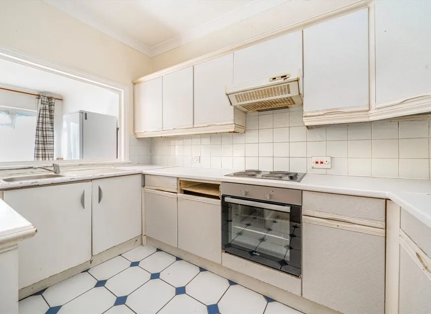 Bernard Avenue, Northfields, W13, photo 3