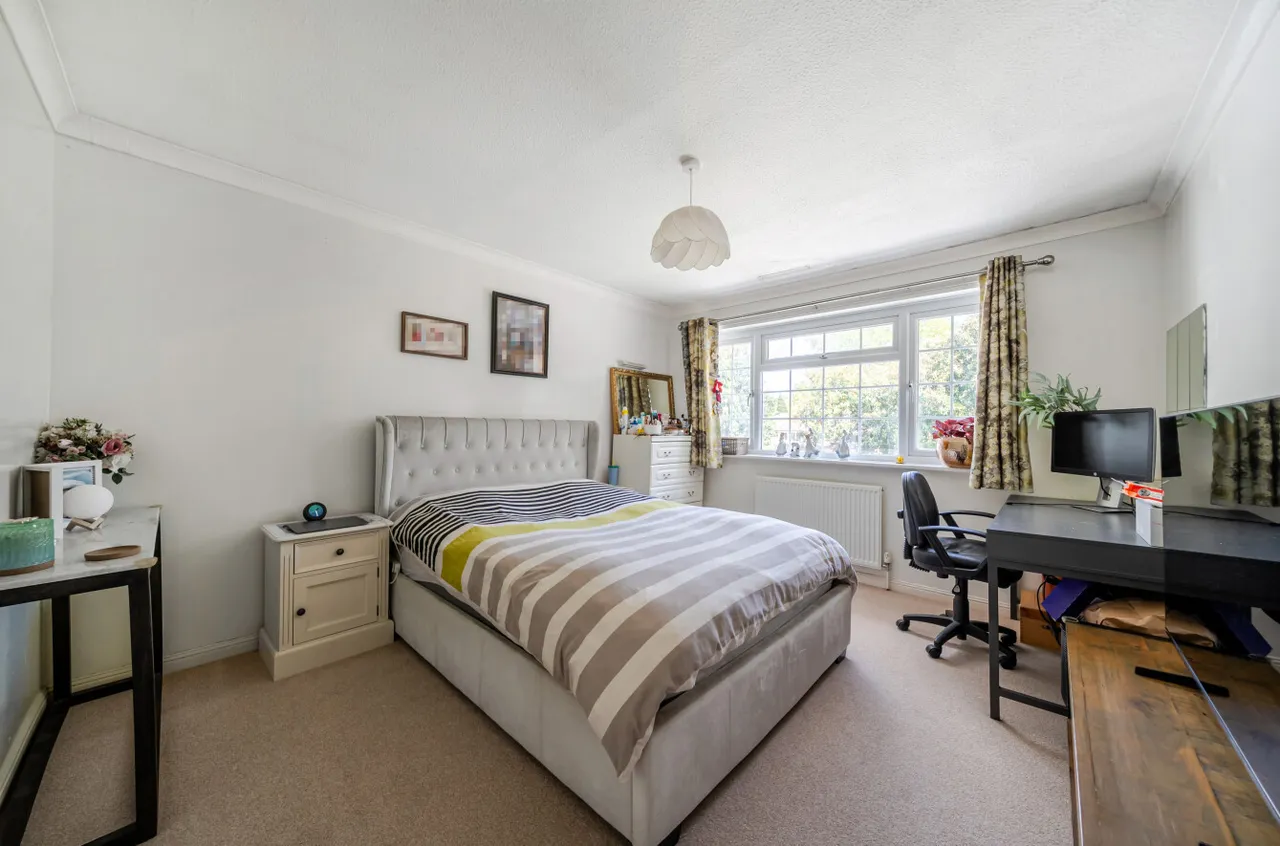 The Riding, Woking, GU21, photo 13