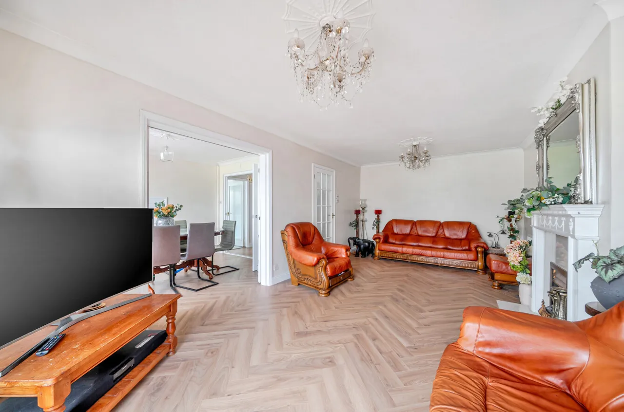 The Riding, Woking, GU21, photo 4