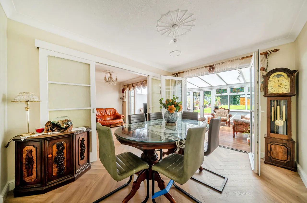 The Riding, Woking, GU21, photo 5