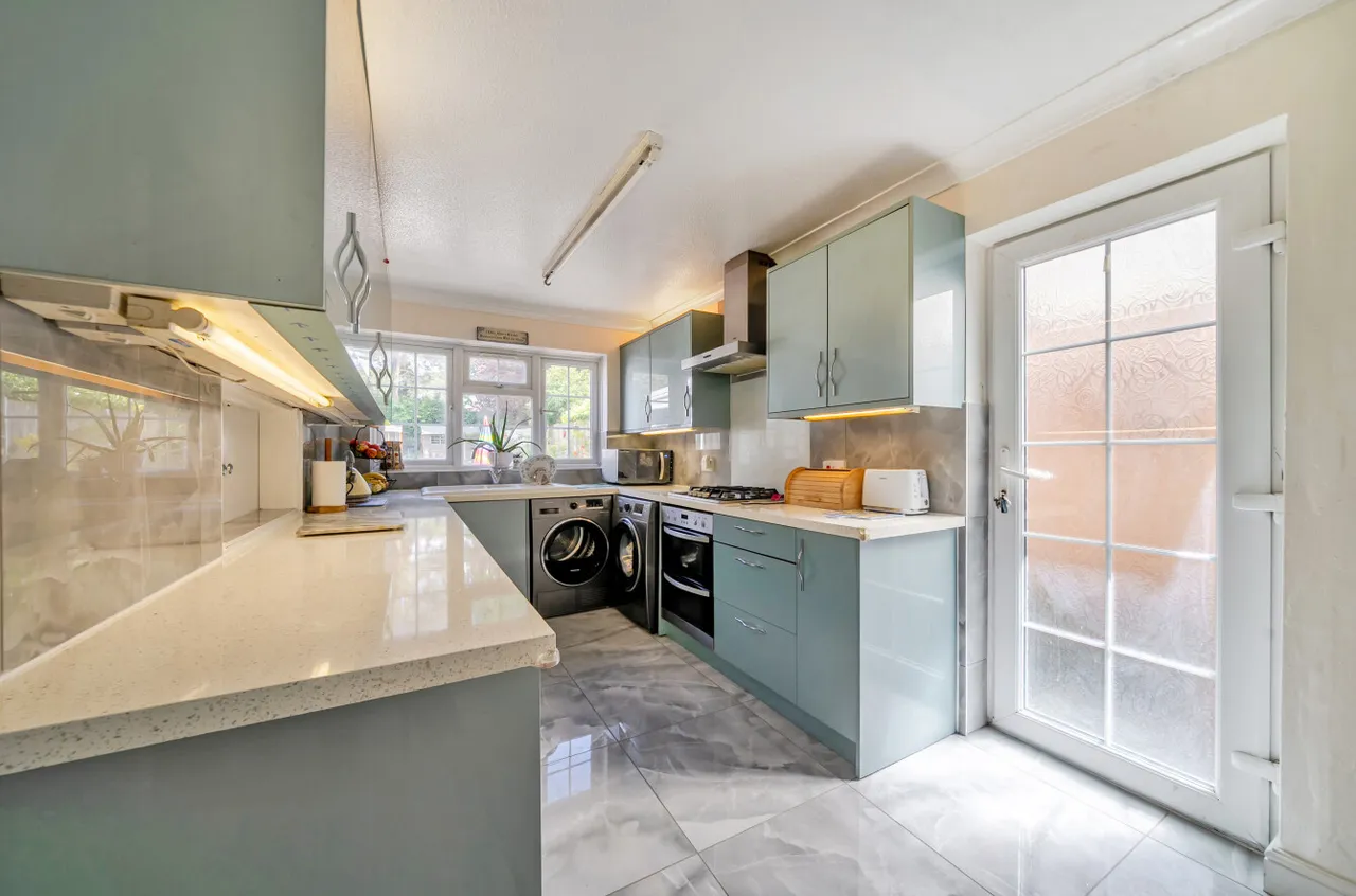 The Riding, Woking, GU21, photo 10